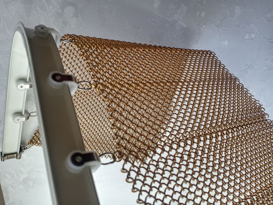Emas Warna Arsitektur Metal Mesh Tirai Bahan Aluminium Untuk Dekorasi